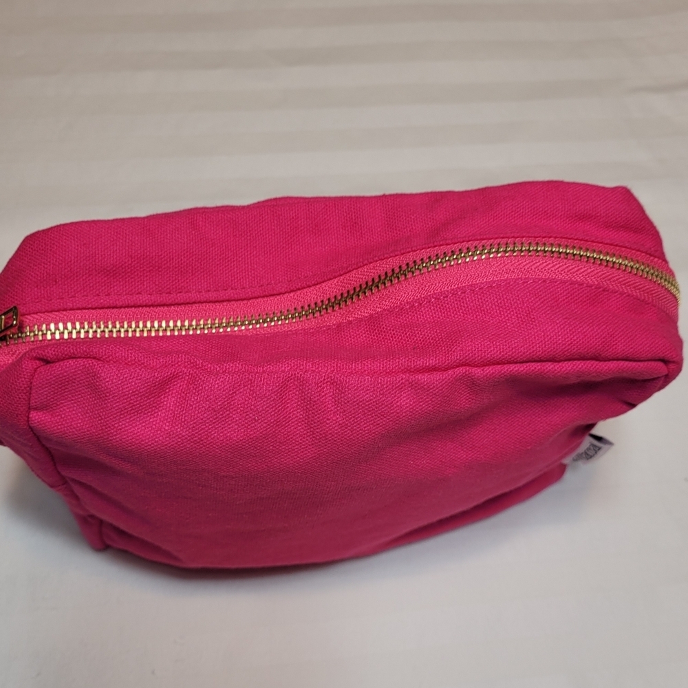 Wacoal Pink Cosmetic Bag - Picture 3 of 8